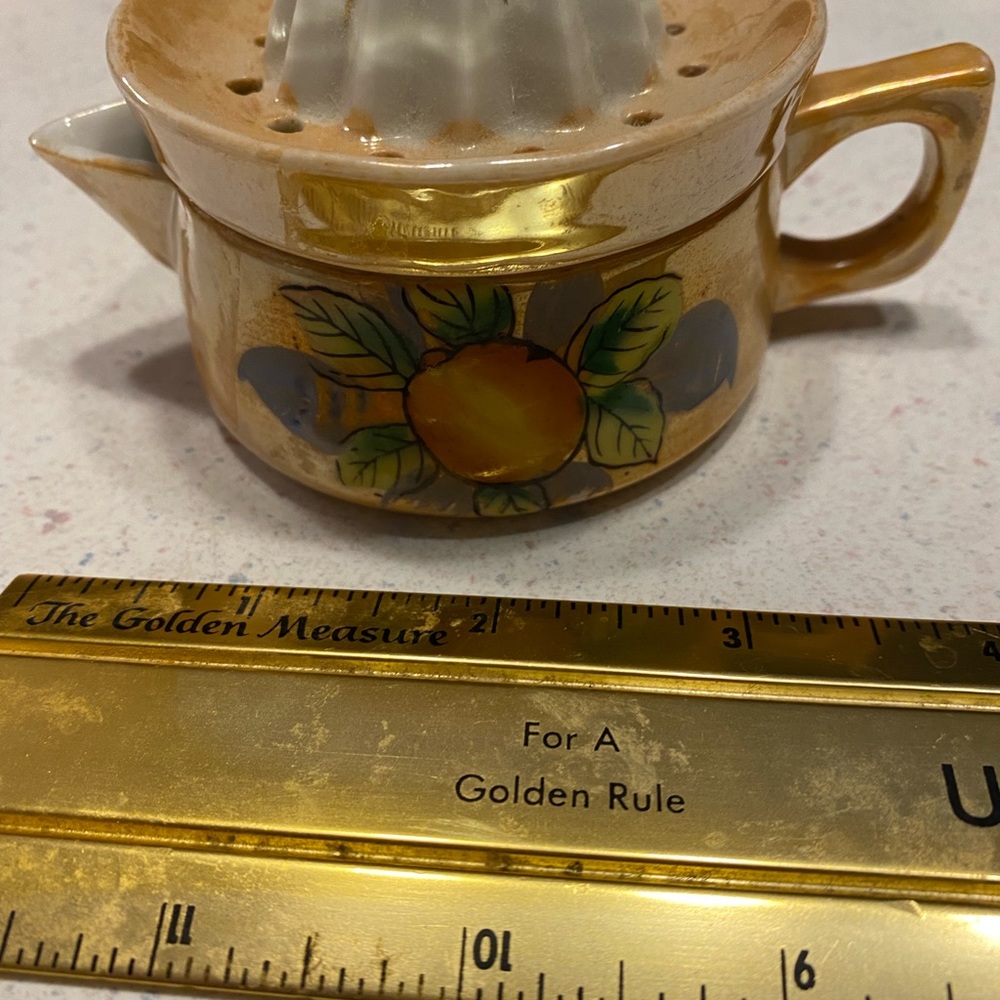 Vintage Japan reamer juicer